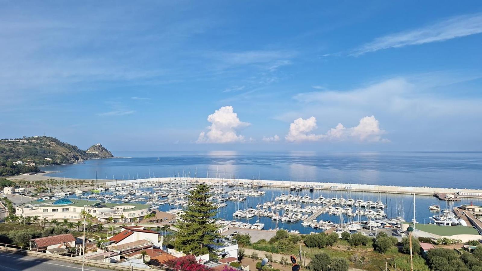 Magico Appartamenti Scafa - Marina Capo dʼOrlando Eksteriør bilde